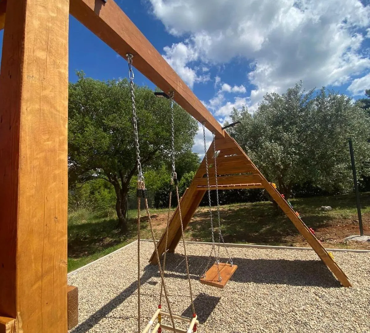 Villa Dasi S Grijanim Bazenom Posedarje