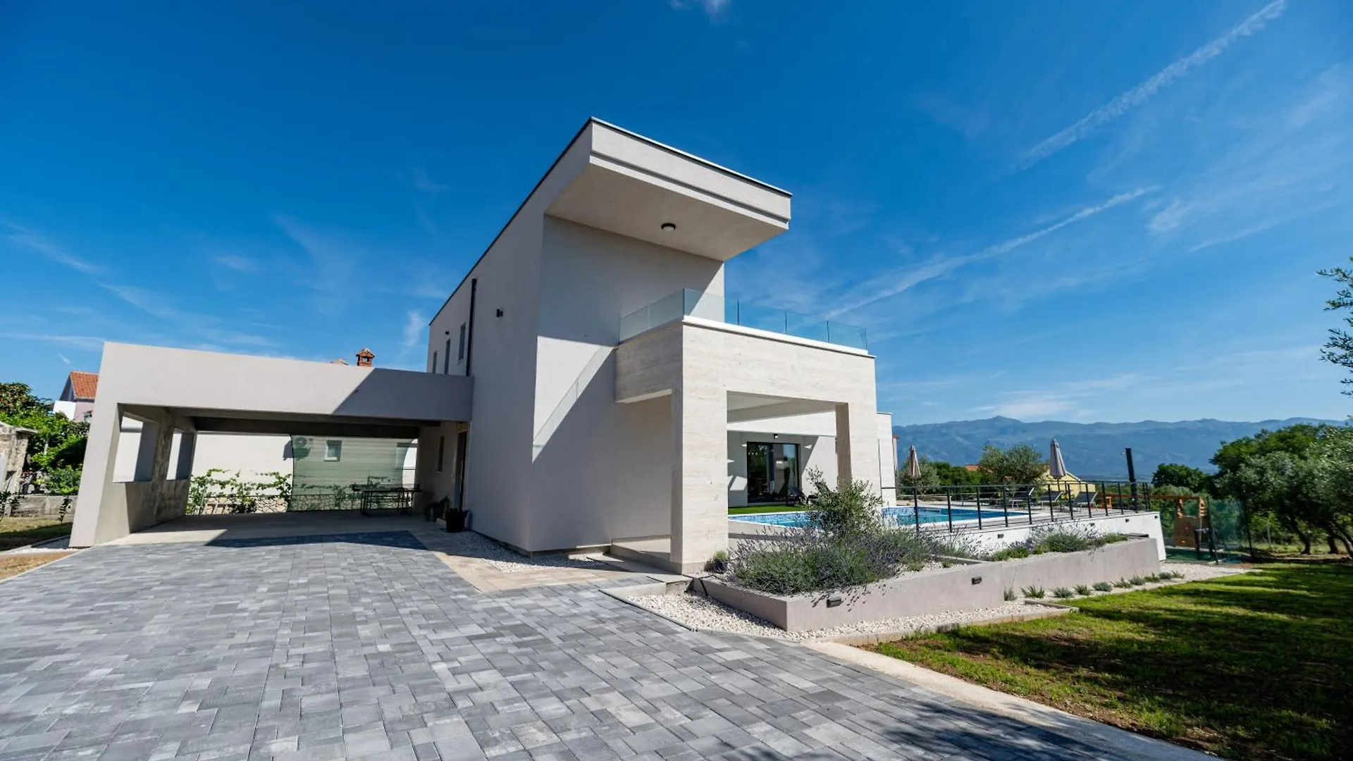 Villa Dasi S Grijanim Bazenom Posedarje
