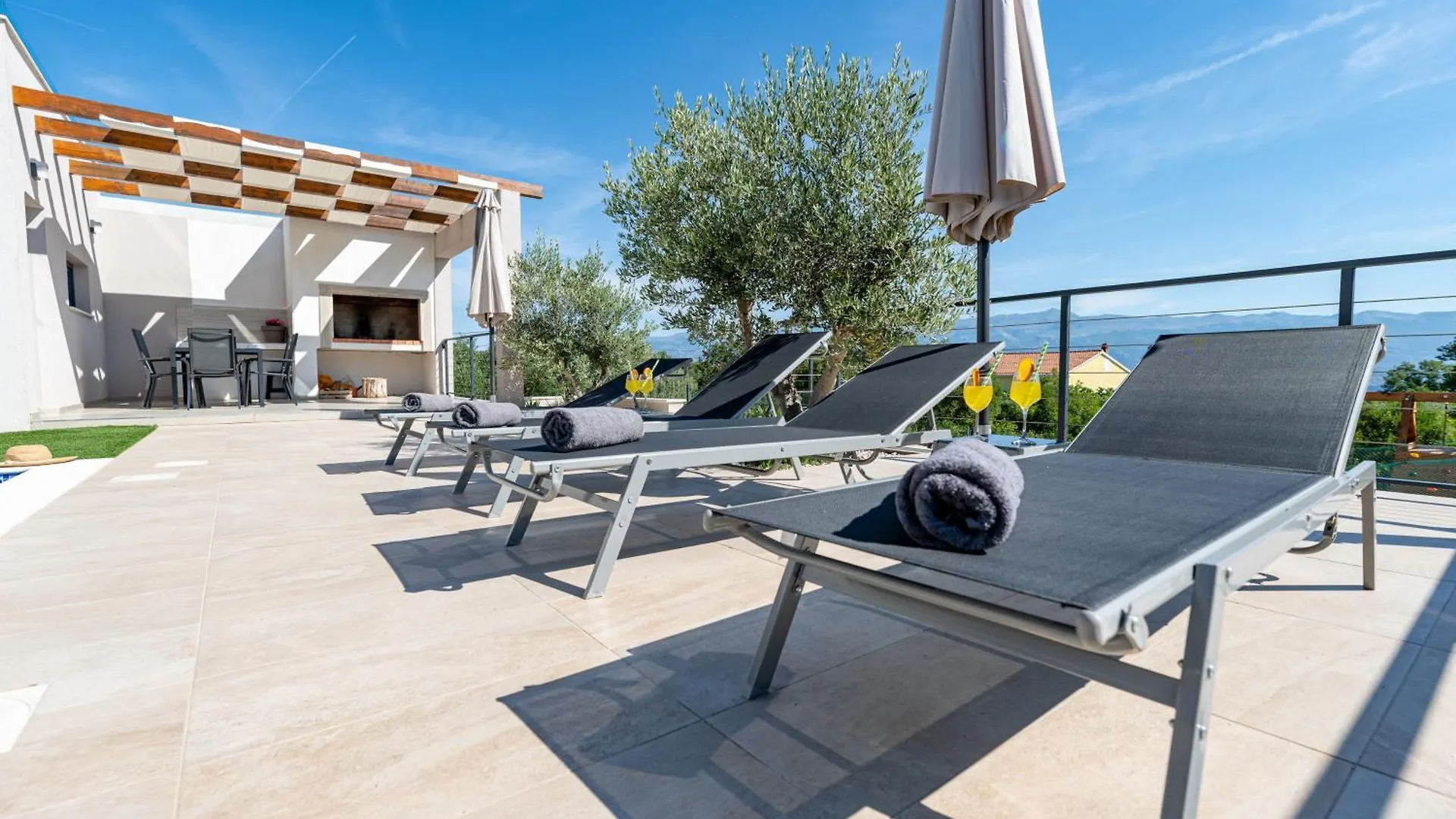 Villa Dasi S Grijanim Bazenom Posedarje 0*,  Croatia