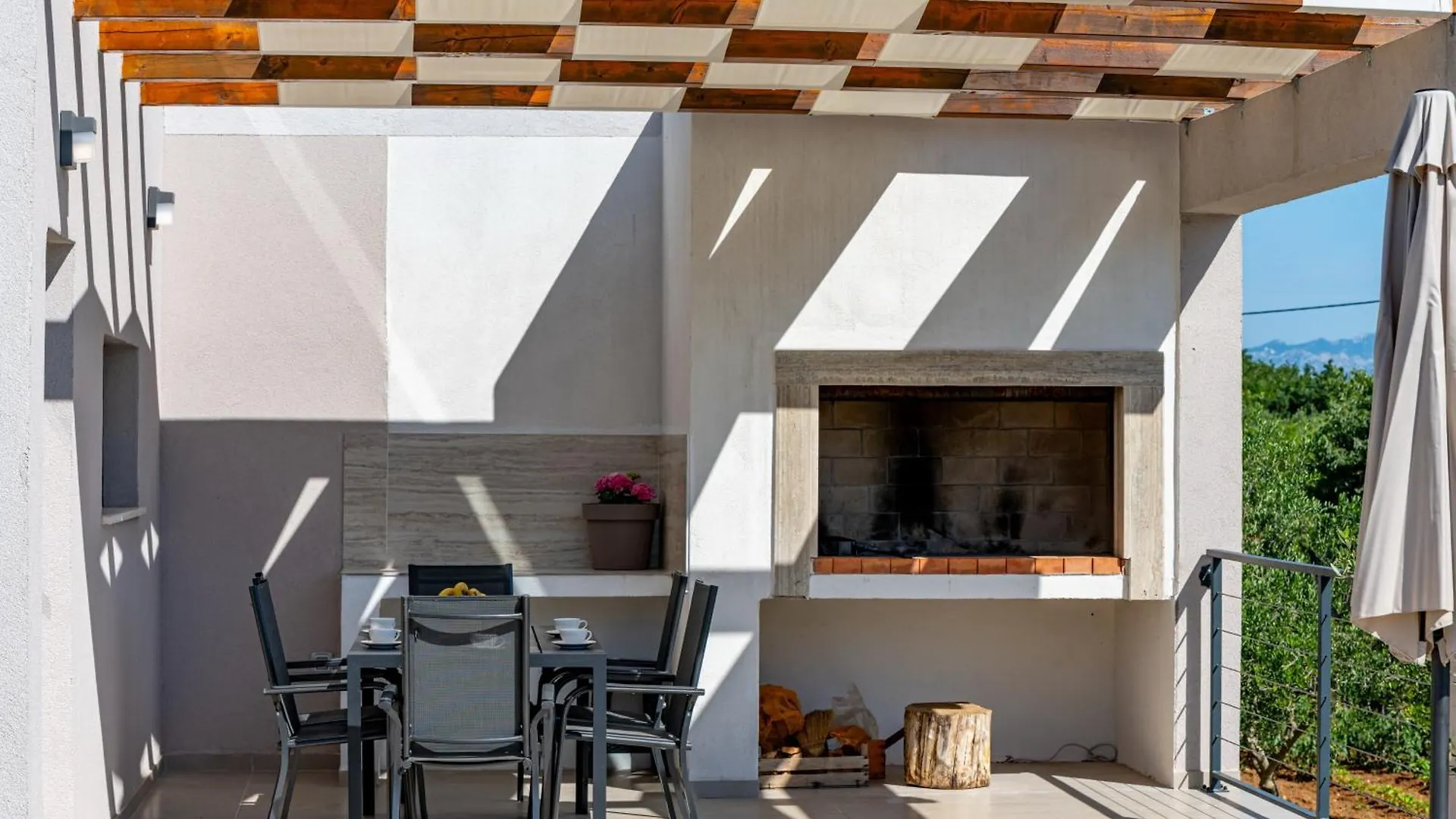 Villa Dasi S Grijanim Bazenom Posedarje 0*,